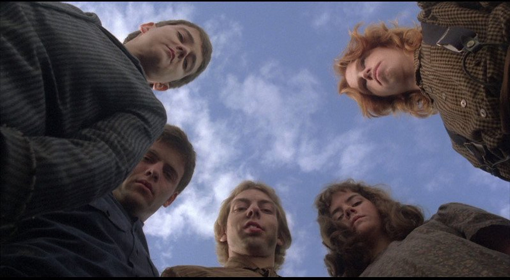 John Franklin y Courtney Gains en Los Chicos del Maíz