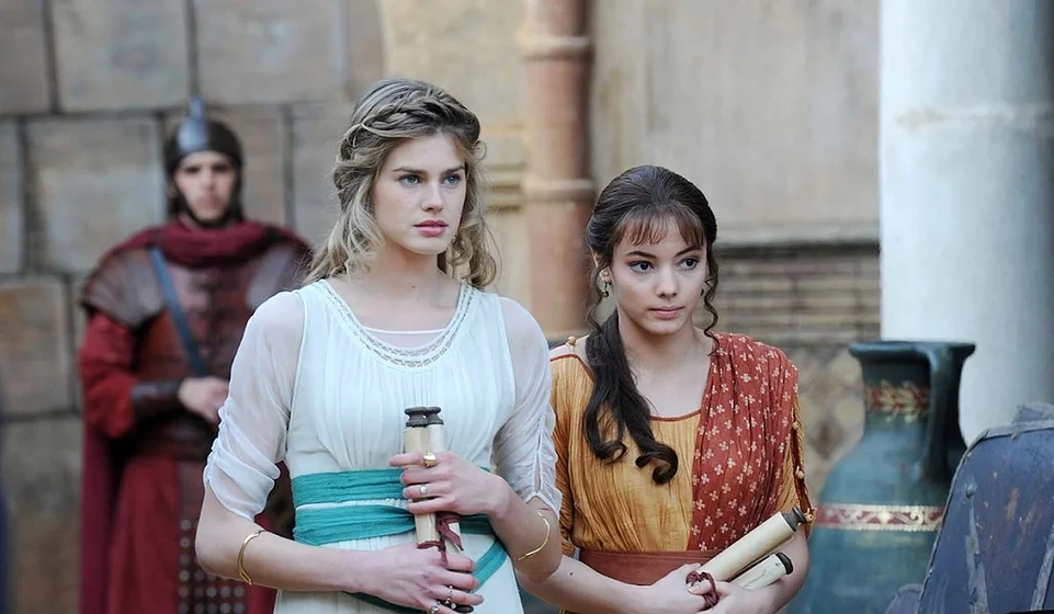 Vanessa Hessler y Laura Glavan en Santa Bárbara