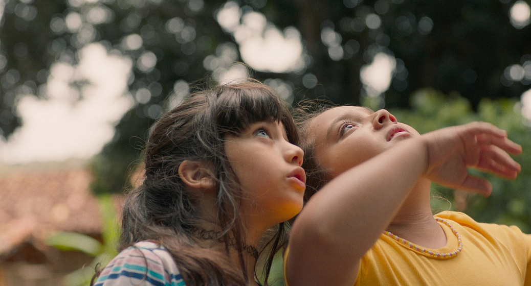 Laura Brandão y Serena en A Natureza das Coisas Invisíveis