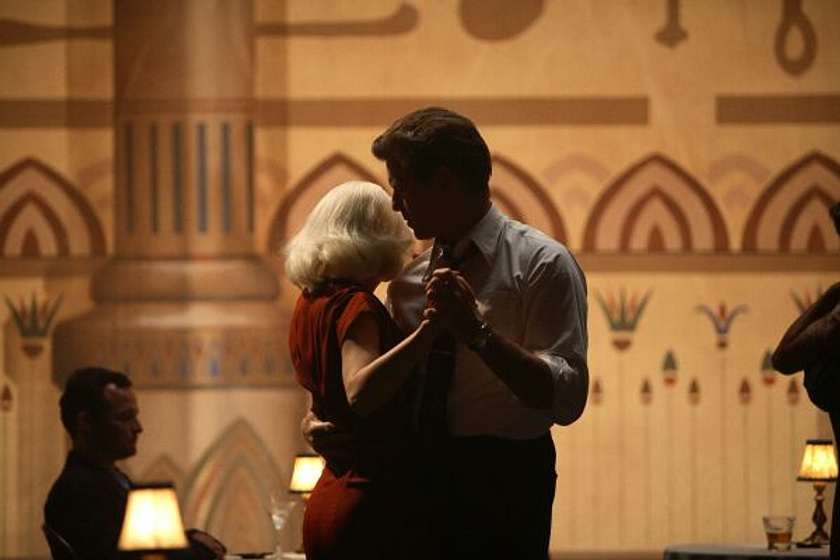 Pierce Brosnan y Rachel McAdams en El Juego del matrimonio