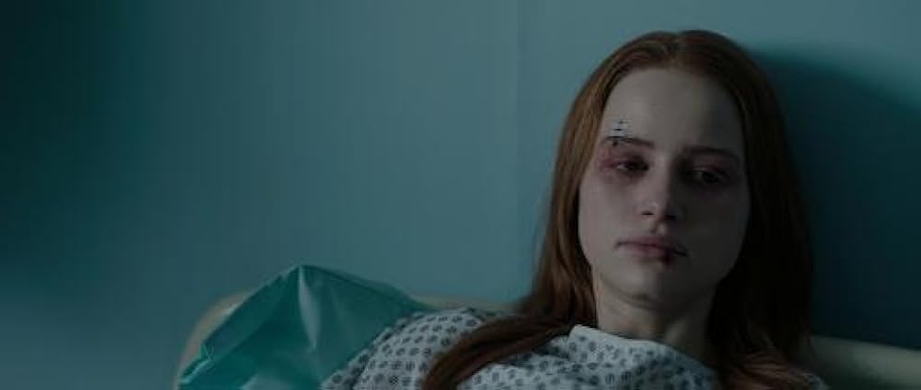 Madelaine Petsch en sightless