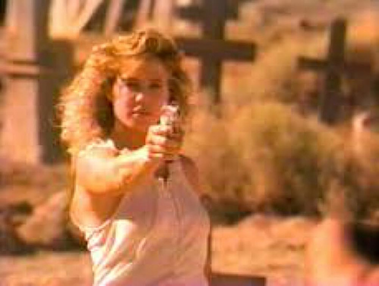 Kathy Long en traicion-y-venganza-1995