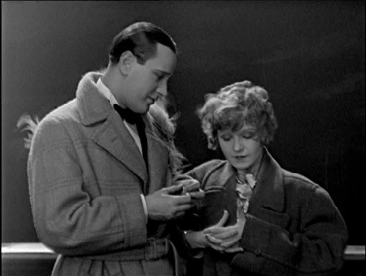Betty Balfour en champagne