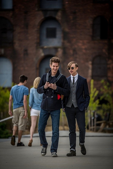 Andrew Garfield y Dane DeHaan en The Amazing Spider-Man 2: El Poder de Electro