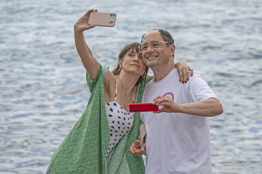 María Botto y Jordi Sánchez en odio-el-verano