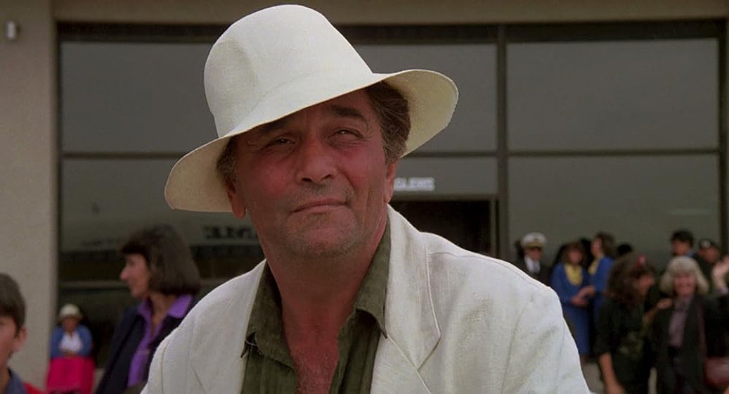 Peter Falk en el-misterio-de-la-piramide-de-oro
