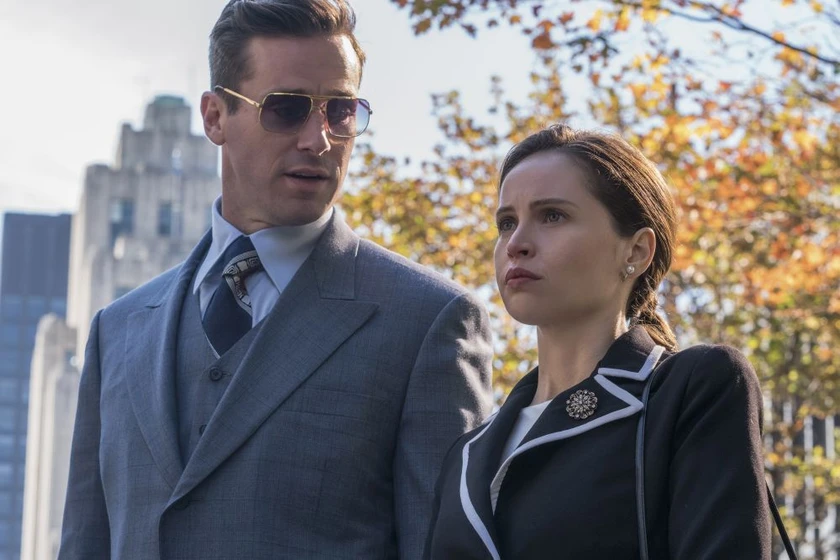 Armie Hammer y Felicity Jones en una-cuestion-de-genero