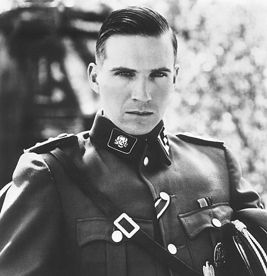 Ralph Fiennes en La Lista de Schindler