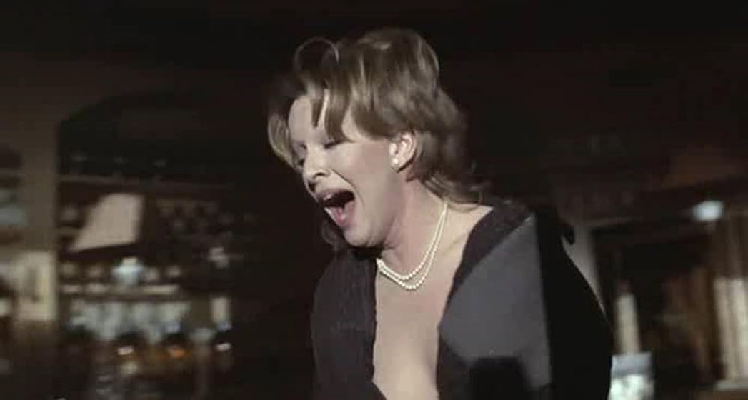 Lisa Gastoni en Miedo al Escándalo de una Mujer Casada