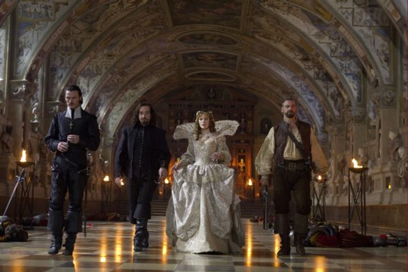 Milla Jovovich, Ray Stevenson, Matthew Macfadyen y Luke Evans en los-tres-mosqueteros-2011