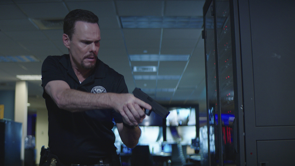 Kevin Dillon en Bajo Vigilancia