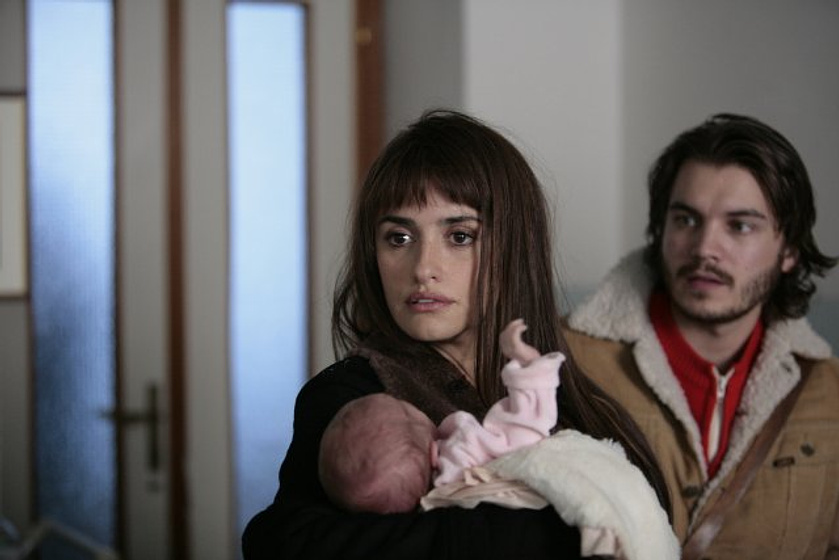 Penélope Cruz y Emile Hirsch en Volver a nacer