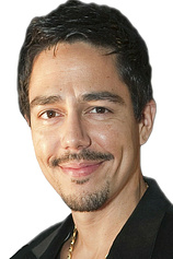 picture of actor Zak Santiago