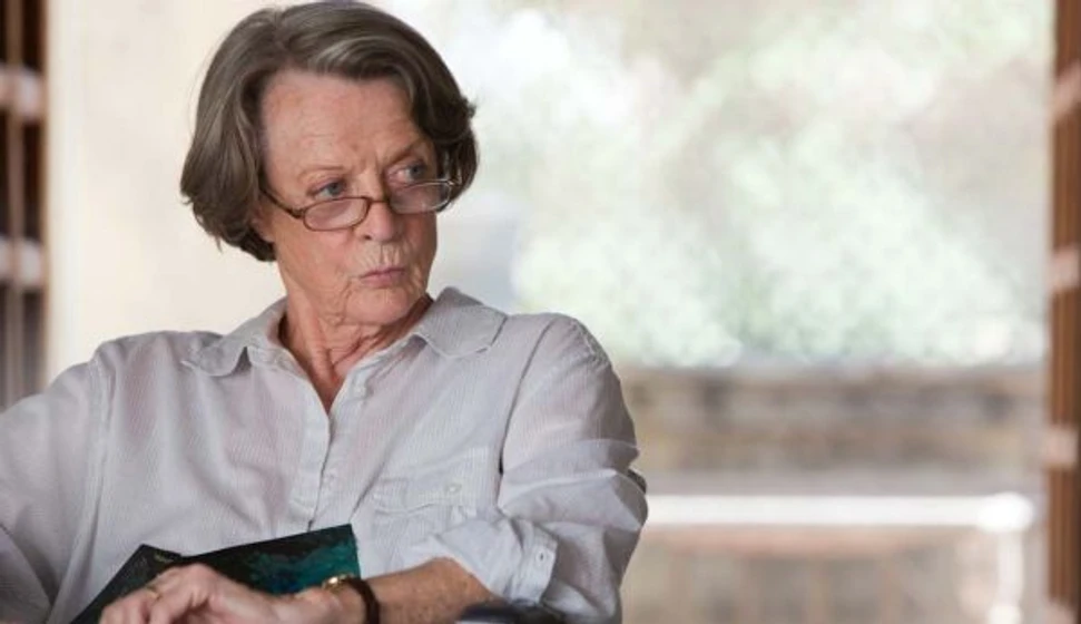 Maggie Smith en el-exotico-hotel-marigold