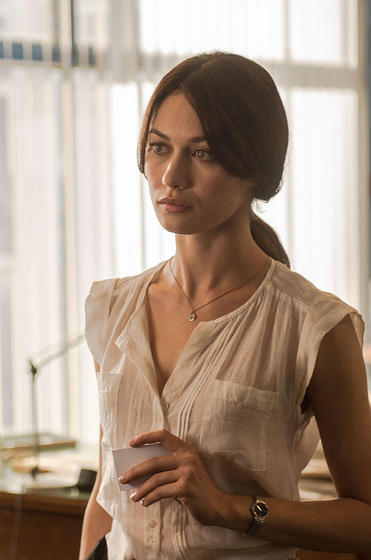 Olga Kurylenko en La Conspiración de Noviembre