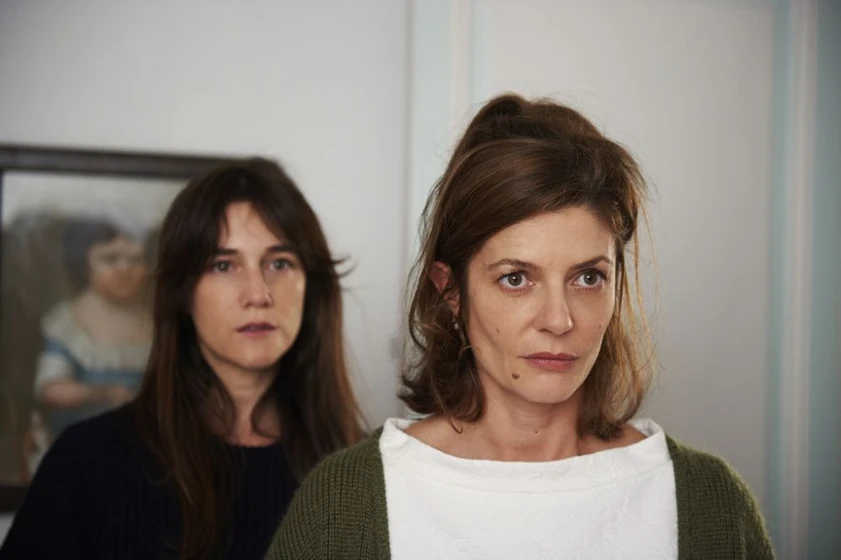 Charlotte Gainsbourg y Chiara Mastroianni en 3-corazones