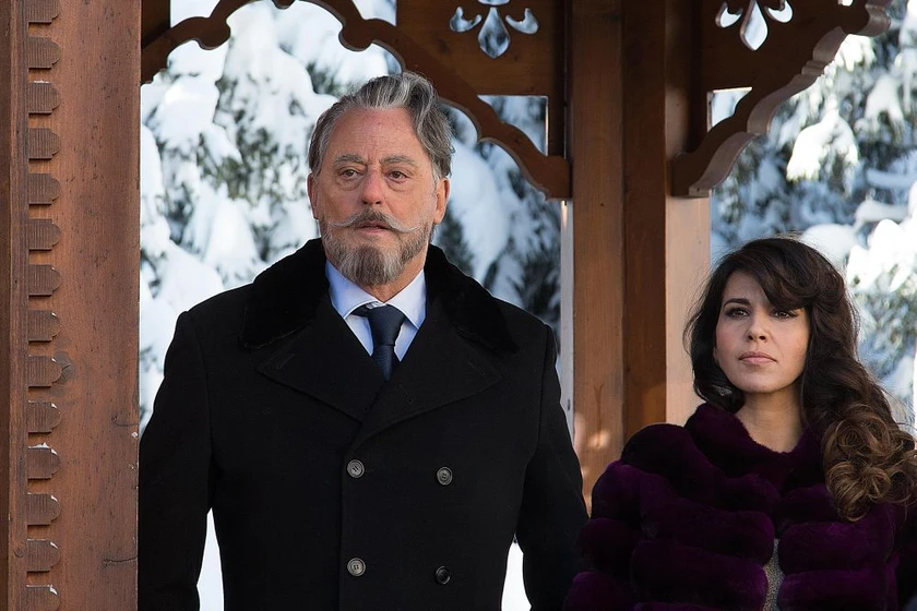 Jean Reno y Reem Kherici en atraco-en-familia