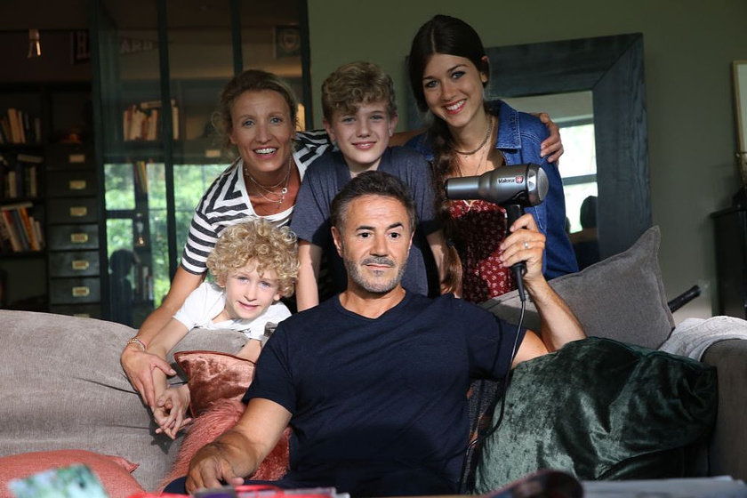 José Garcia [I], Alexandra Lamy, Lucille Guillaume y Thomas Millot en Sin Filtro