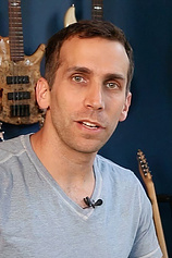 picture of actor Amos Heller