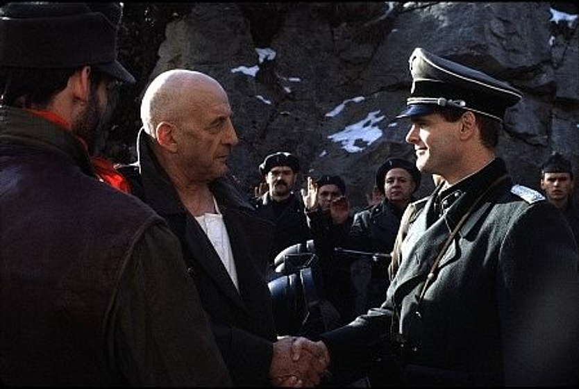 George C. Scott en Mussolini: La Historia Desconocida