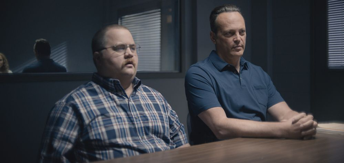 Vince Vaughn y Paul Walter Hauser en Las Reinas de los Cupones