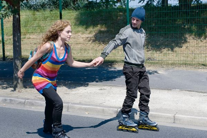 Émilie Dequenne y Nicolas Duvauchelle en La Chica del Tren