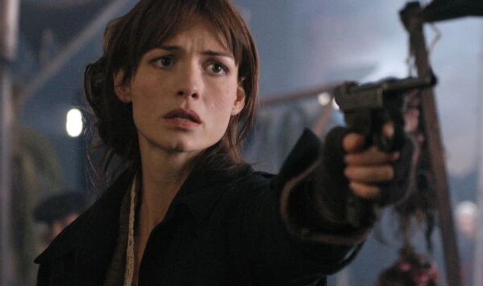 Saffron Burrows en la-criatura-perfecta