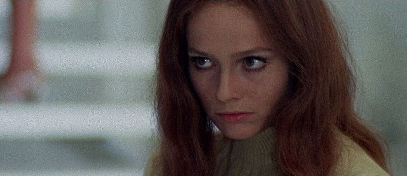 Suzy Kendall en El Pájaro de las Plumas de Cristal