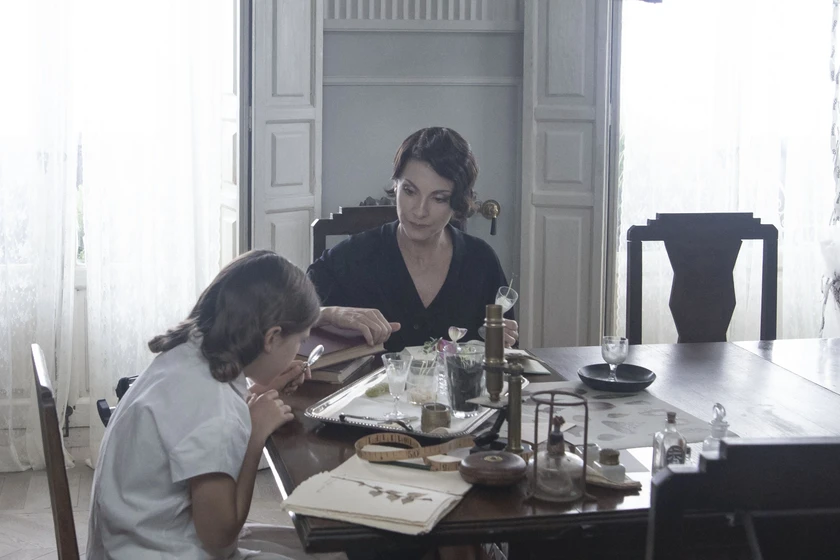 Najwa Nimri y Alba Planas en la-virgen-roja