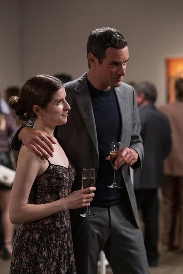 Anna Kendrick y Charlie Carrick en alice-carino