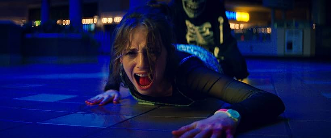 Maya Hawke en la-calle-del-terror-parte-1-1994