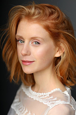 photo of person Lauren McCrostie