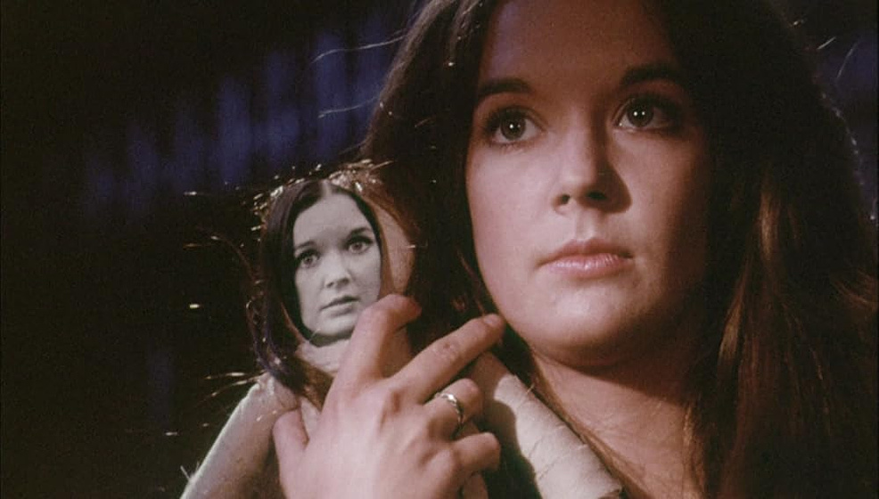 Pamela Franklin en el-hechicero