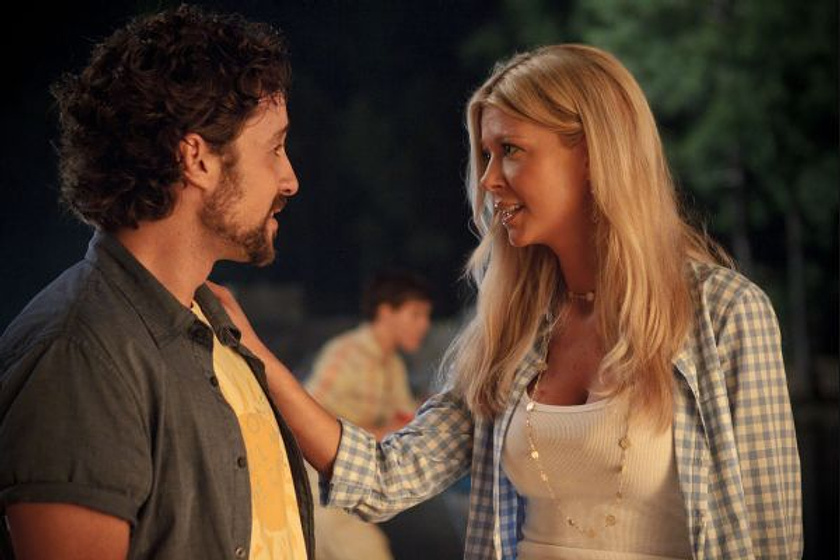 Thomas Ian Nicholas y Tara Reid en American Pie: El Reencuentro