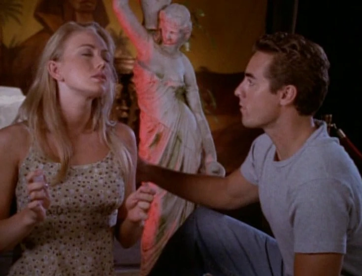Jacqueline Lovell y Everett Rodd en the-exotic-house-of-wax
