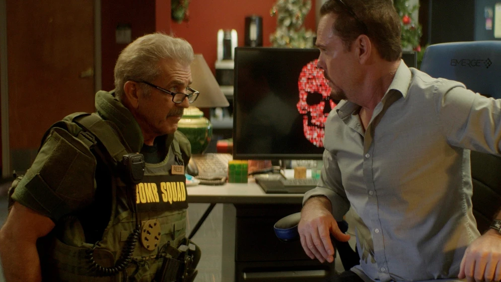 Mel Gibson y Kevin Dillon en punto-de-mira-2022