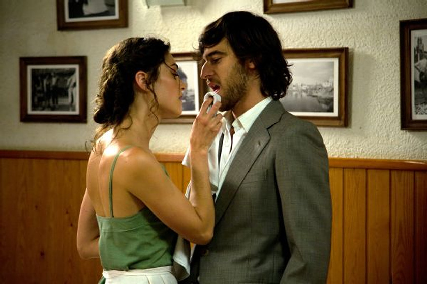 Olivia Molina y Alfonso Bassave en Dieta mediterránea
