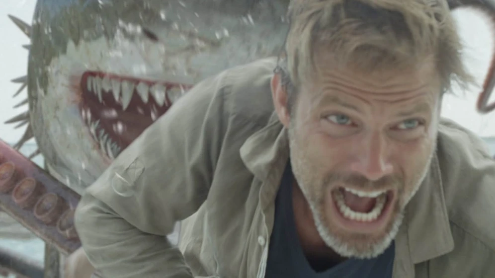 Casper Van Dien en sharktopus-vs-whalewolf