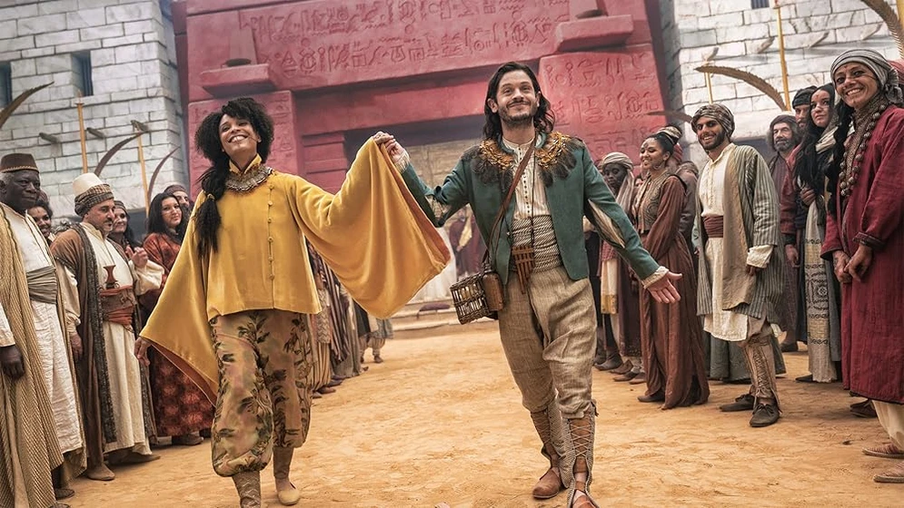 Iwan Rheon y Stefi Celma en la-flauta-magica-2022