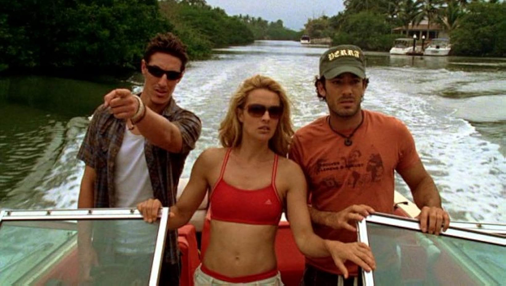 Eric Balfour, Aarón Diaz y Iva Hasperger en Dinoshark