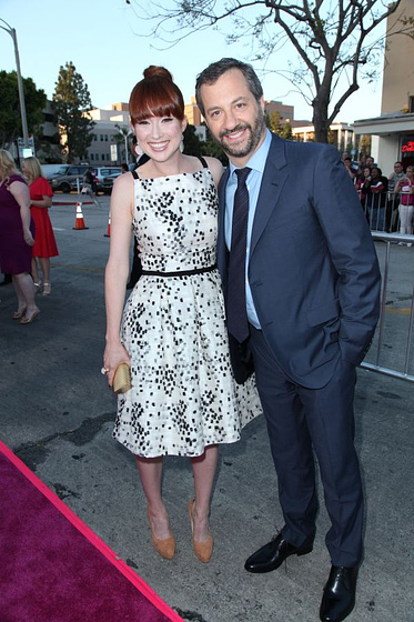 Judd Apatow y Ellie Kemper en La Boda de mi mejor amiga (Premiere en Los Angeles. Mayo 2011)