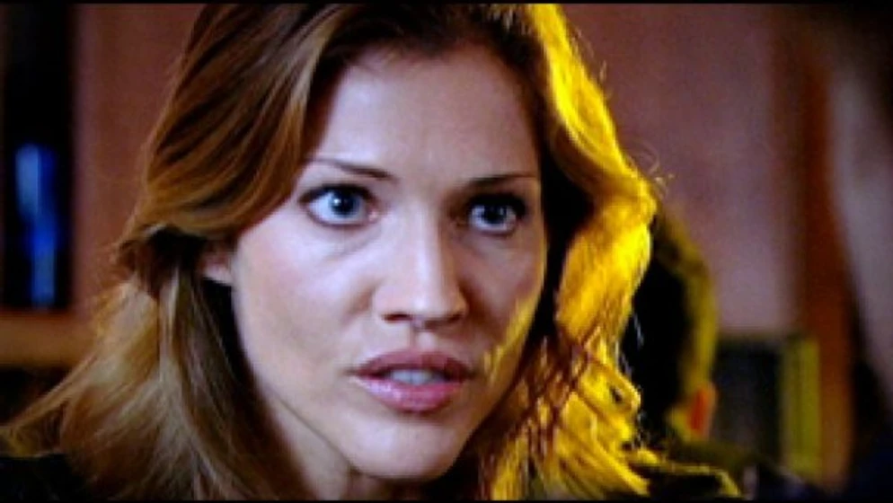 Tricia Helfer en delitos-ocultos