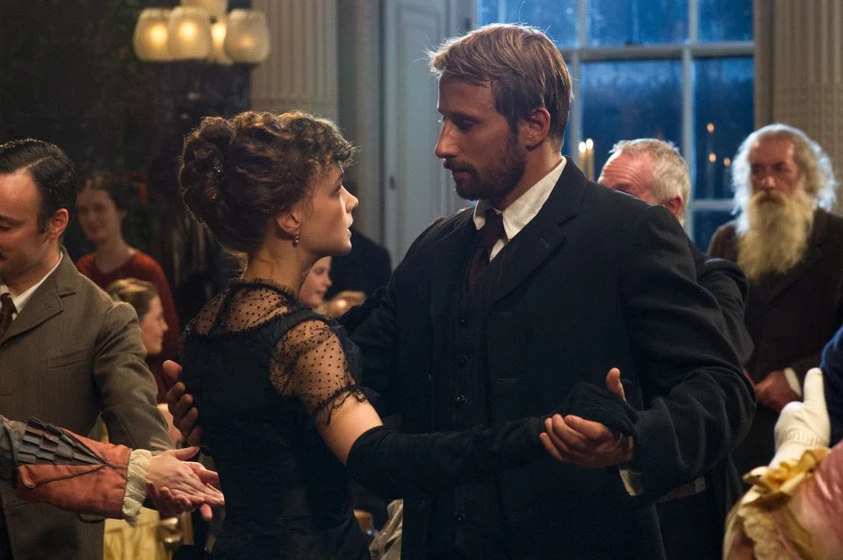Matthias Schoenaerts y Carey Mulligan en lejos-del-mundanal-ruido