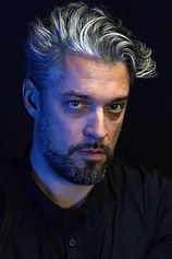 photo of person Benedikt Schiefer