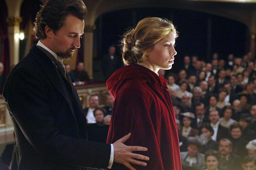 Edward Norton y Jessica Biel en El Ilusionista
