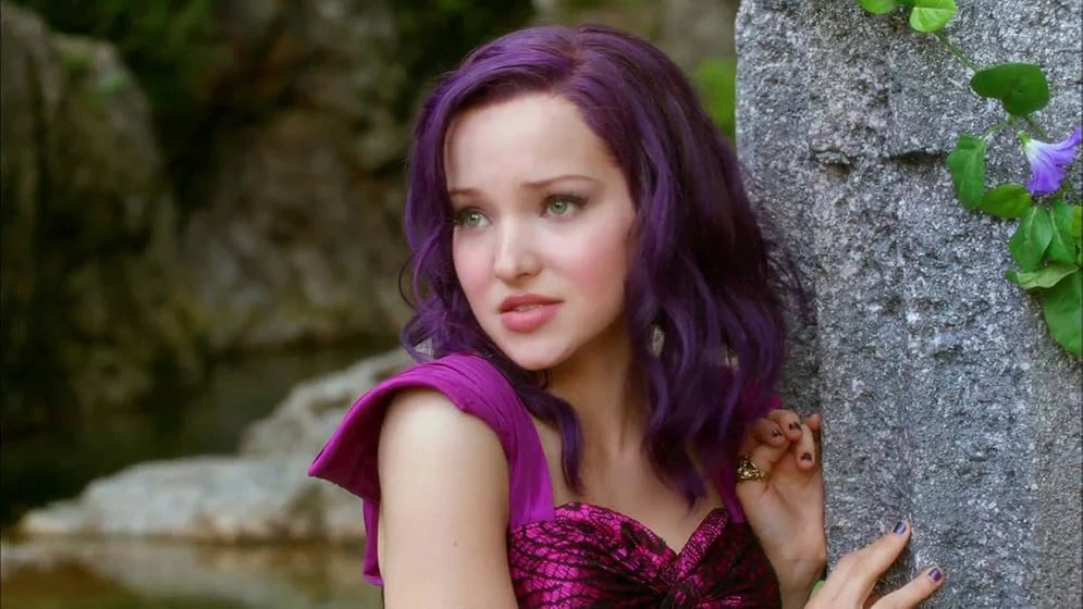 Dove Cameron en los-descendientes-2015
