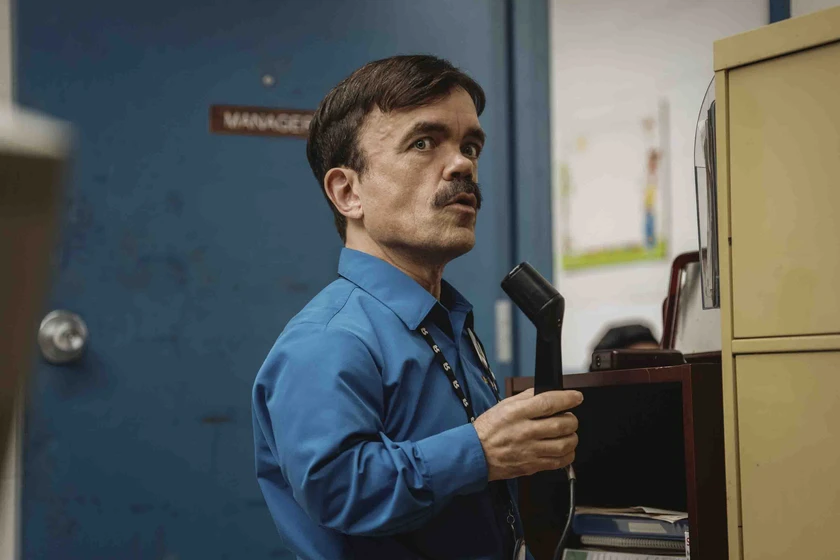 Peter Dinklage en roofman-un-ladron-en-el-tejado