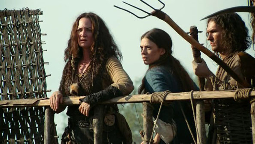 Hayley Atwell y Natalia Wörner en Los Pilares de la Tierra