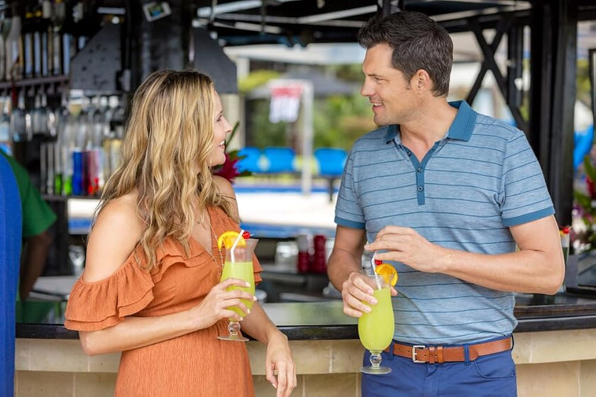 Jill Wagner y Kristoffer Polaha en La Perla del Paraíso