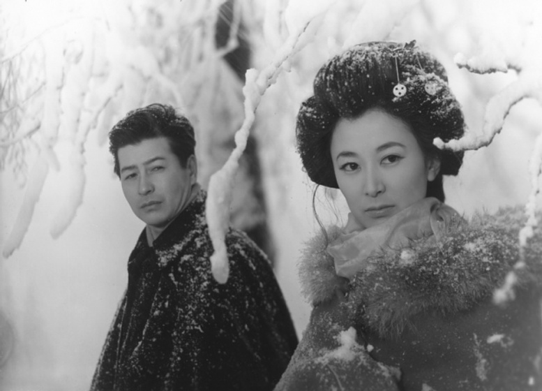 Keiko Kishi y Ryô Ikebe en El País de la Nieve